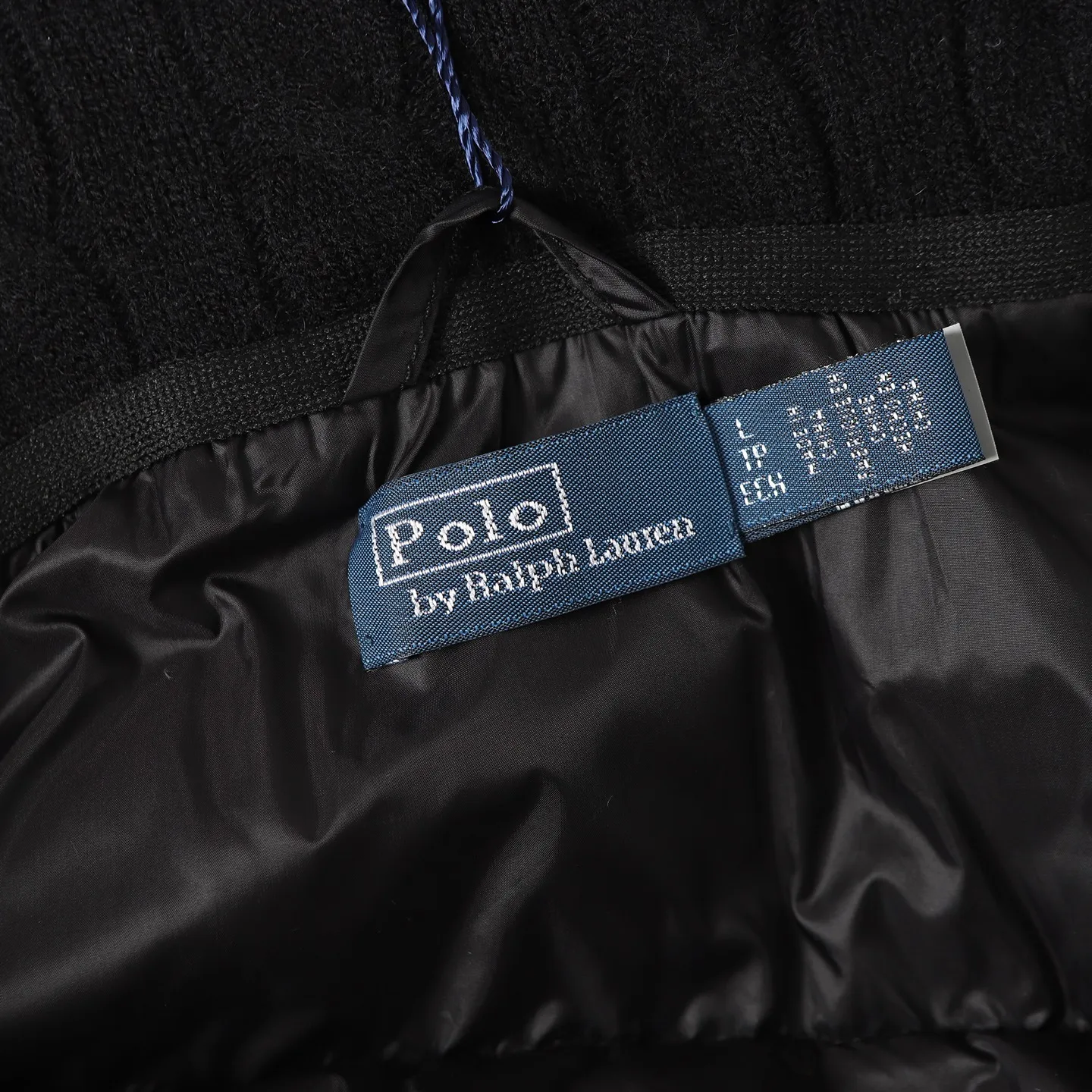 🅿️1100 【Women's】Ralph/Ralph Lauren 25ss new hooded down jacket brings warmth within reach. 🧵 Combining classic cable knitting with warm down, it’s a textured choice. Warm winter colors, the answer to classics and style. ❄️ Needless to say, the texture speaks for itself. Rah Lauren cable down jacket defines winter style. Color Black Khaki Size s m L xL
